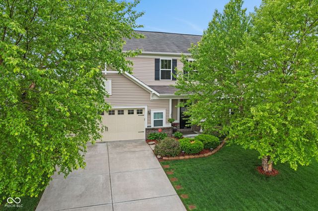 1233 Old Vines Trail, Greenwood, IN 46143