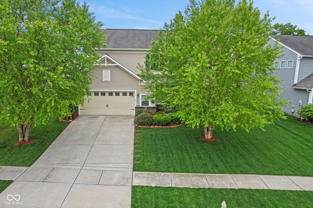 1233 Old Vines Trail, Greenwood, IN 46143
