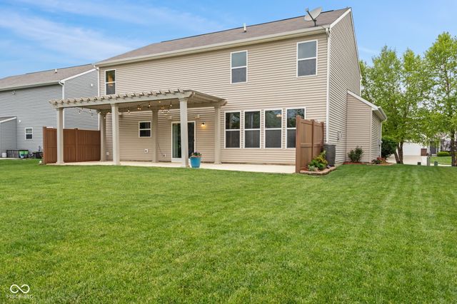 1233 Old Vines Trail, Greenwood, IN 46143