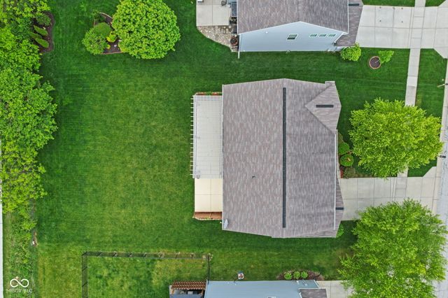 1233 Old Vines Trail, Greenwood, IN 46143