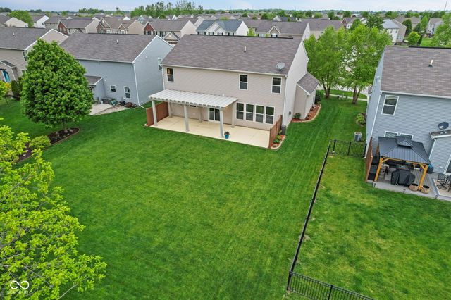 1233 Old Vines Trail, Greenwood, IN 46143