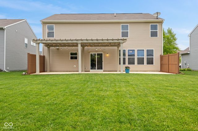 1233 Old Vines Trail, Greenwood, IN 46143