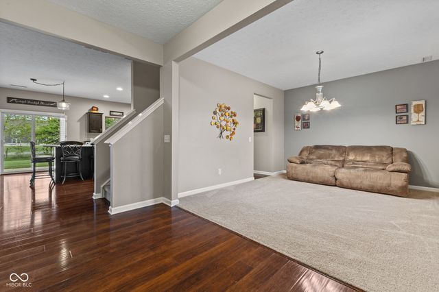 1233 Old Vines Trail, Greenwood, IN 46143