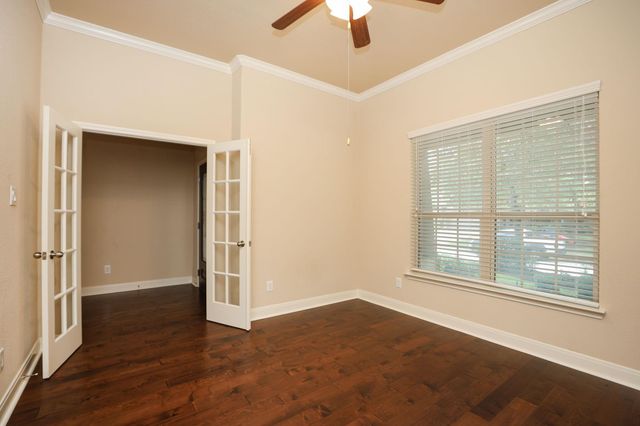 147 W Wading Pond Circle, Tomball, TX 77375