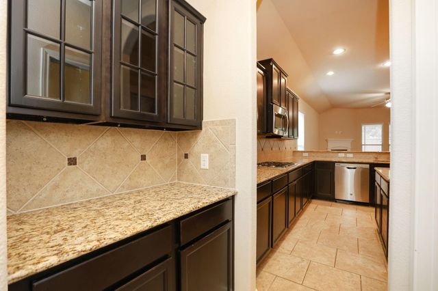 147 W Wading Pond Circle, Tomball, TX 77375