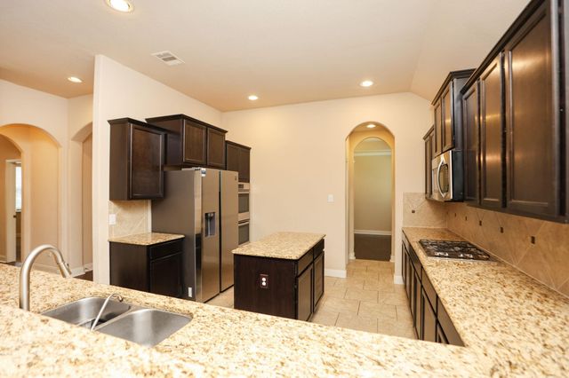 147 W Wading Pond Circle, Tomball, TX 77375