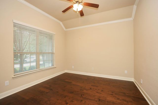 147 W Wading Pond Circle, Tomball, TX 77375