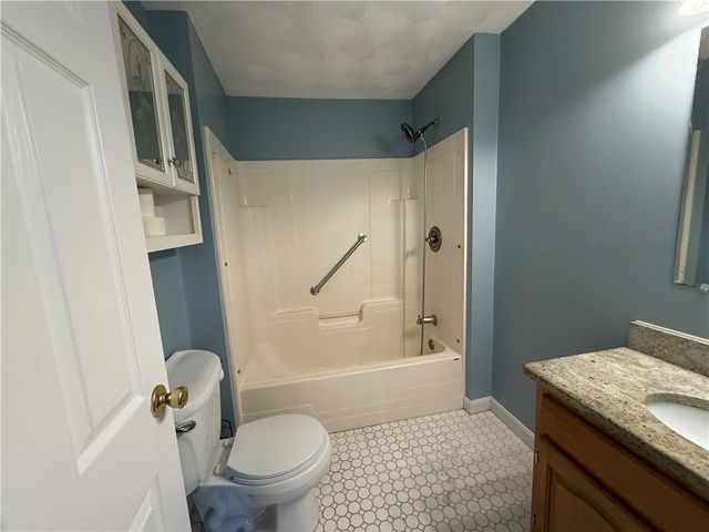 207 Morse Avenue, Warwick, RI 02886