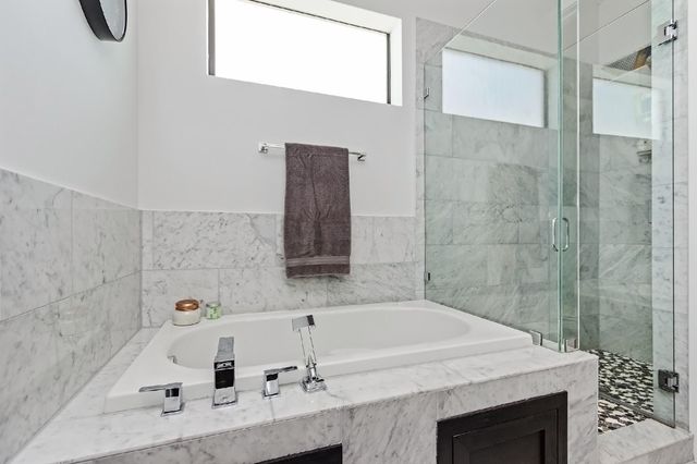 1814 Bingham Street, Houston, TX 77007