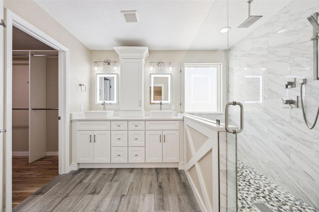 Image 12 of property listing at 13328 OVERSTREET ROAD, Windermere, FL 34786