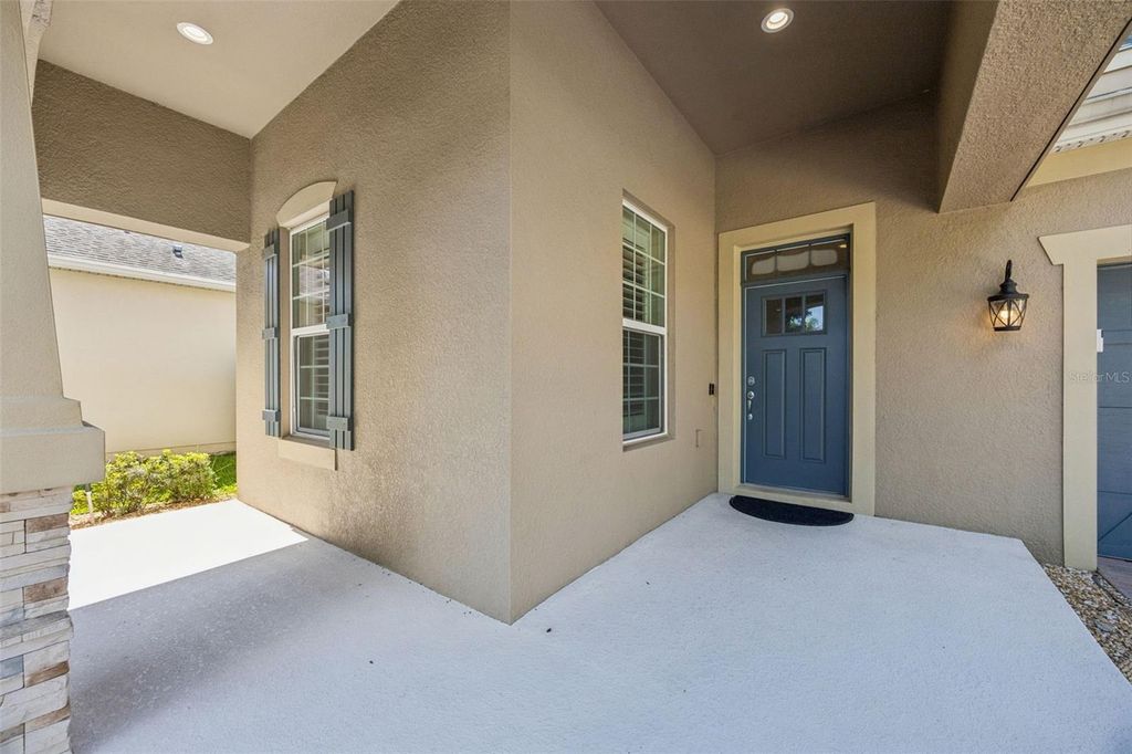 Image 36 of property listing at 13328 OVERSTREET ROAD, Windermere, FL 34786