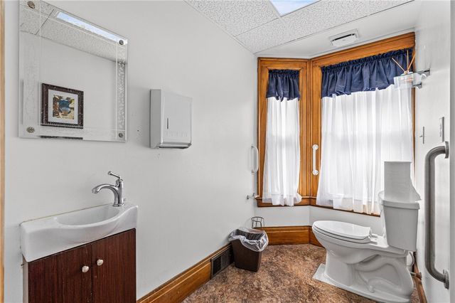 1583 East Main Street, Rochester, NY 14609