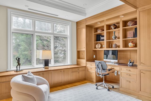 120 Seaver St C102, Brookline, MA 02445