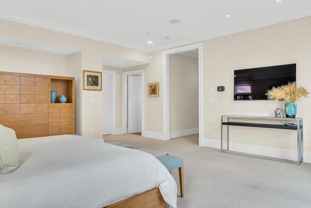 120 Seaver St C102, Brookline, MA 02445