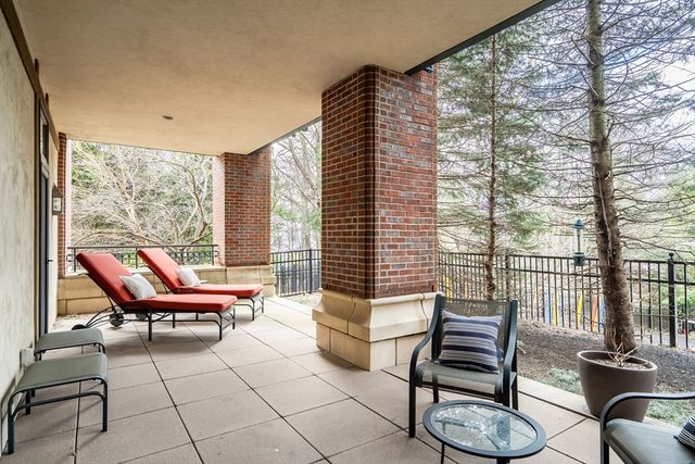 120 Seaver St C102, Brookline, MA 02445