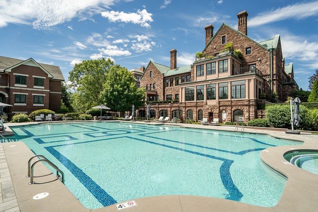 120 Seaver St C102, Brookline, MA 02445