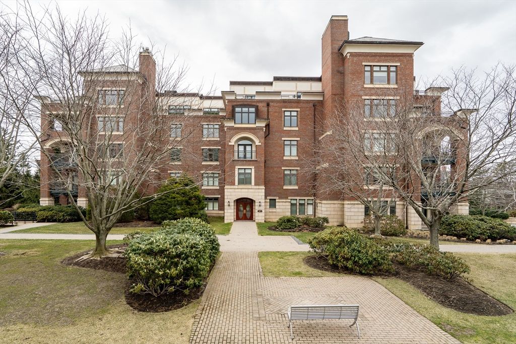 120 Seaver St C102, Brookline, MA 02445