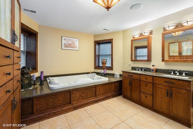 844 W Agatite Avenue 2W, Chicago, IL 60640