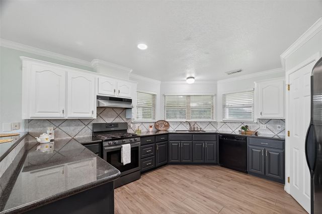 1030 Ginger Street, Santa Fe, TX 77517