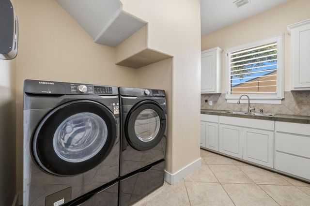 852 Sunfish ST, Lakeway, TX 78734