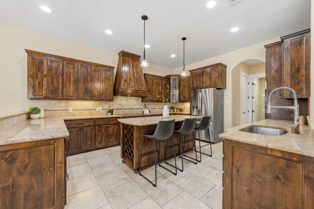 852 Sunfish ST, Lakeway, TX 78734