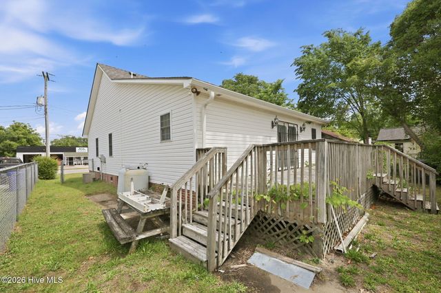 303 Dobbs Street, Hertford, NC 27944