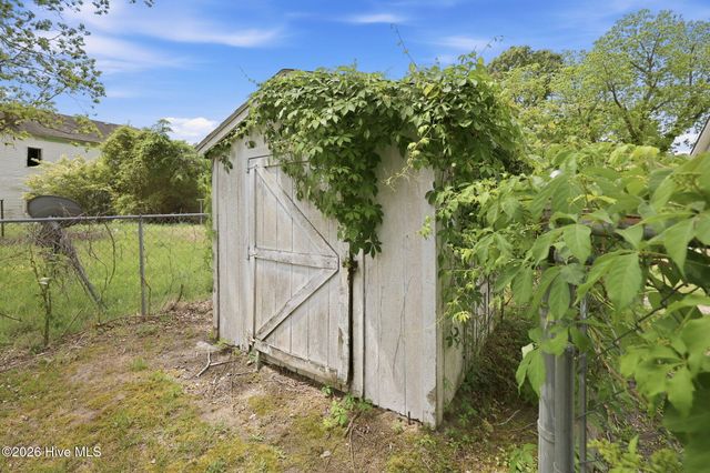 303 Dobbs Street, Hertford, NC 27944