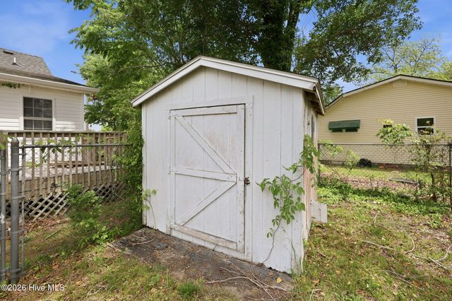 303 Dobbs Street, Hertford, NC 27944