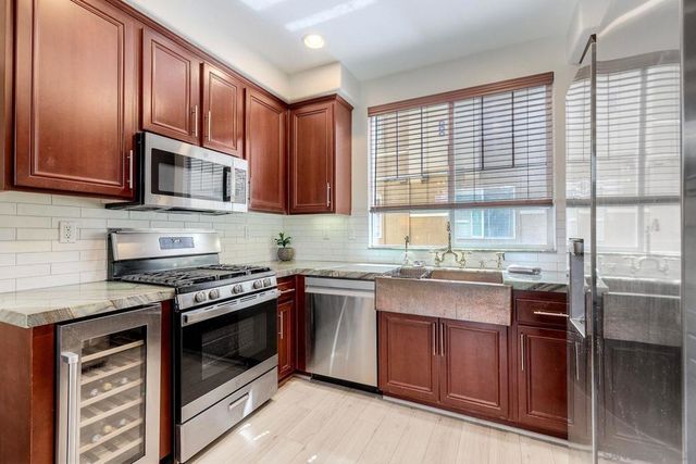 2770 Farragut Rd 116, San Diego, CA 92106