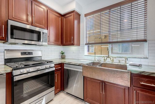 2770 Farragut Rd 116, San Diego, CA 92106