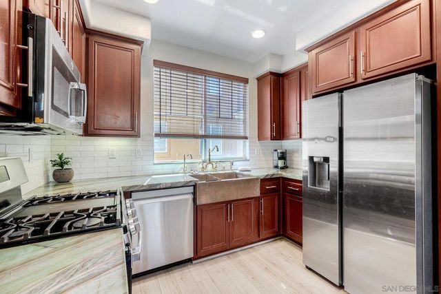 2770 Farragut Rd 116, San Diego, CA 92106