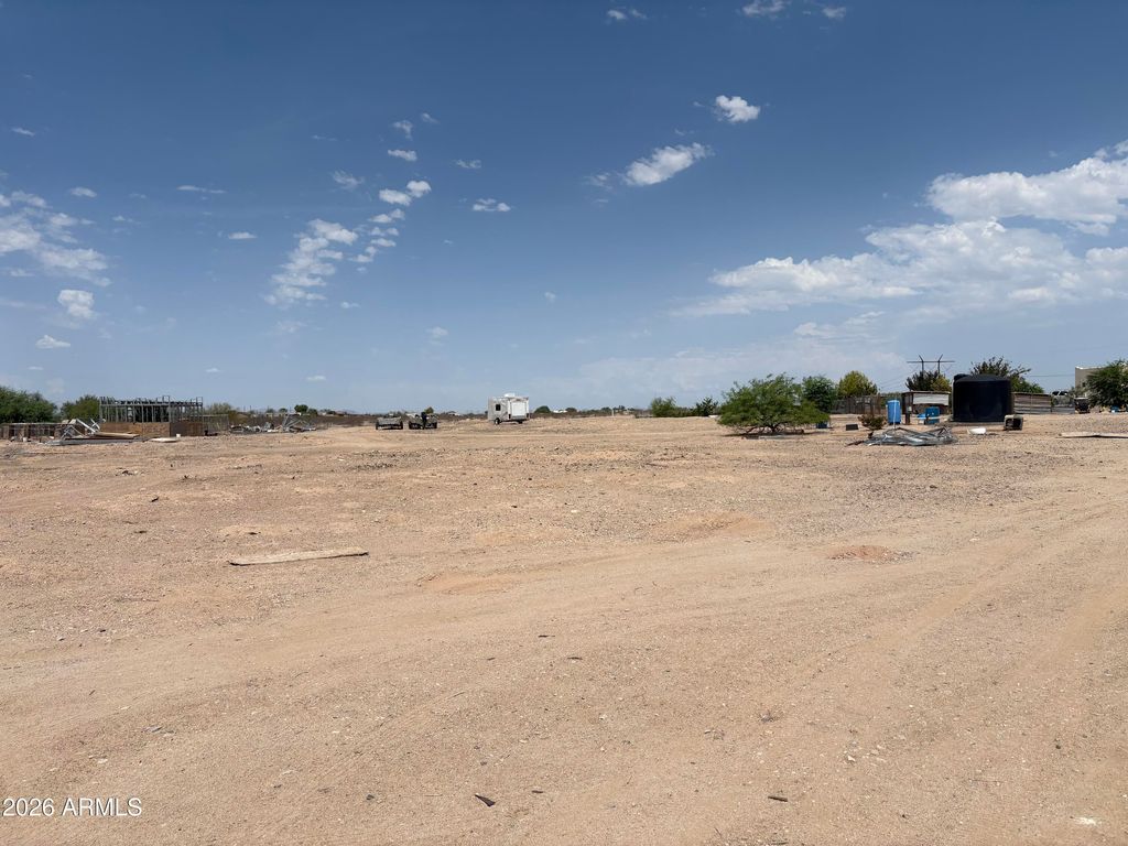 Image 11 of property listing at 34735 W OLNEY Street, Arlington, AZ 85322