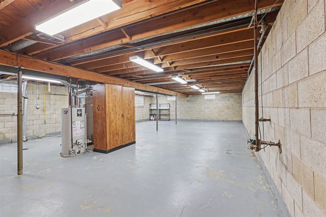916 Sherwood Road, Muskegon, MI 49441