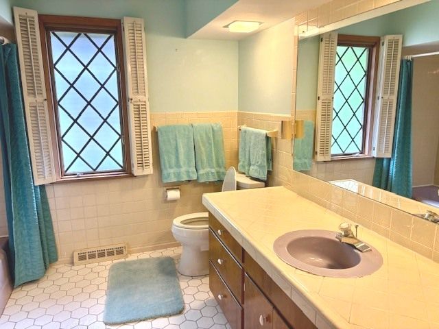1850 Kensington Place, Aurora, IL 60506