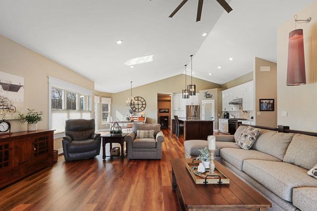 21229 Plank ROAD, Kansasville, WI 53139