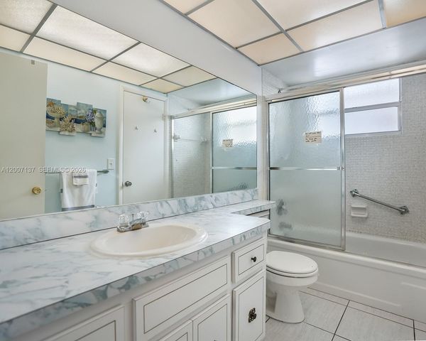 5171 W Oakland Park Blvd 106, Lauderdale Lakes, FL 33313