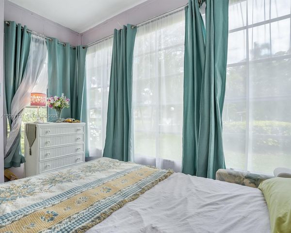 5171 W Oakland Park Blvd 106, Lauderdale Lakes, FL 33313