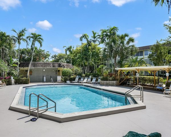 5171 W Oakland Park Blvd 106, Lauderdale Lakes, FL 33313