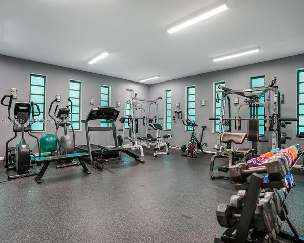 5171 W Oakland Park Blvd 106, Lauderdale Lakes, FL 33313