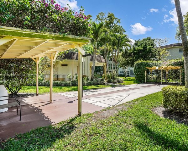 5171 W Oakland Park Blvd 106, Lauderdale Lakes, FL 33313
