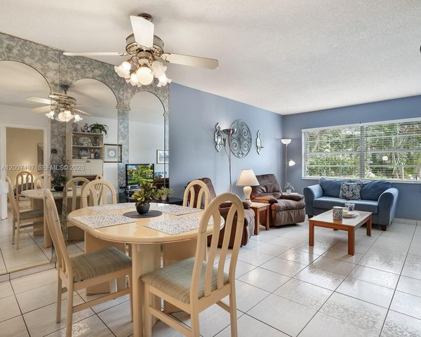 5171 W Oakland Park Blvd 106, Lauderdale Lakes, FL 33313