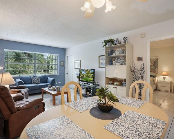 5171 W Oakland Park Blvd 106, Lauderdale Lakes, FL 33313