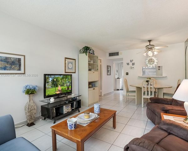 5171 W Oakland Park Blvd 106, Lauderdale Lakes, FL 33313