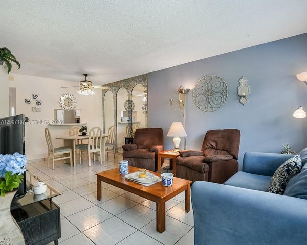 5171 W Oakland Park Blvd 106, Lauderdale Lakes, FL 33313