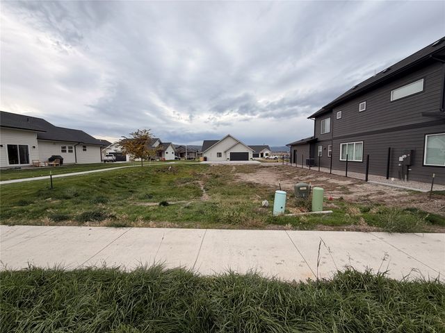 626, 628 Holstein Way, Kalispell, MT 59901 property photo