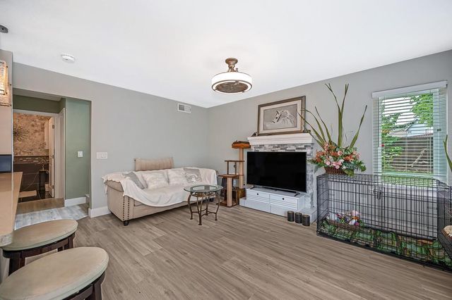 8443 Lost River Ct, Antelope, CA 95843