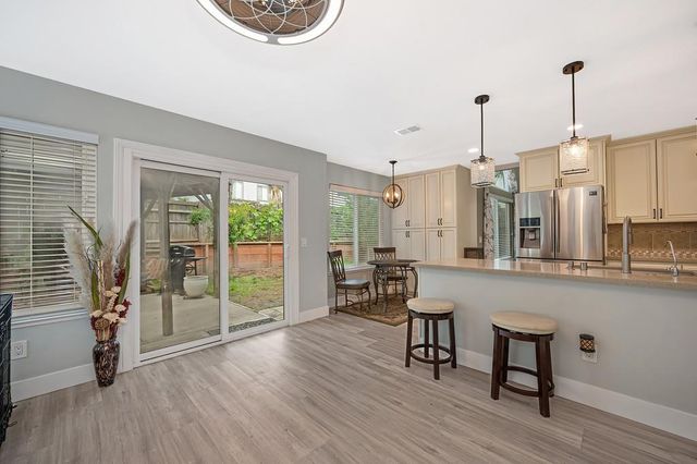 8443 Lost River Ct, Antelope, CA 95843