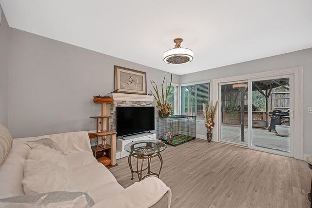 8443 Lost River Ct, Antelope, CA 95843