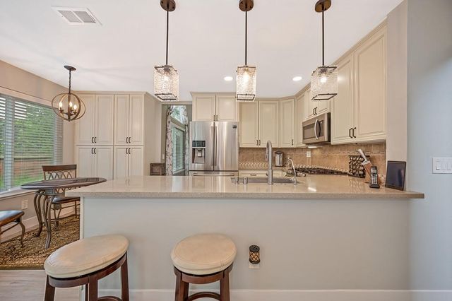 8443 Lost River Ct, Antelope, CA 95843