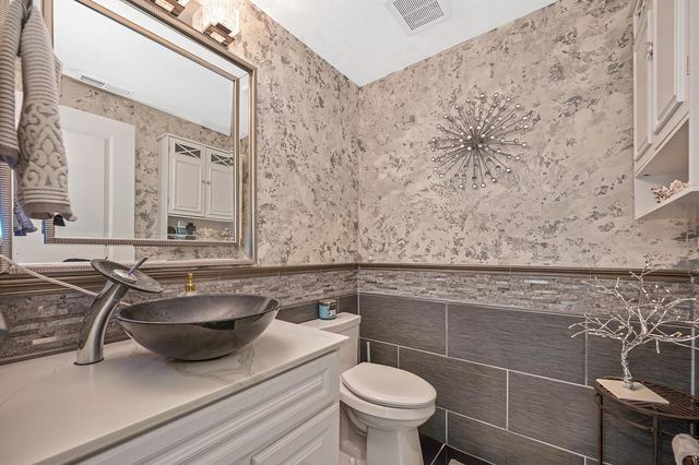 8443 Lost River Ct, Antelope, CA 95843